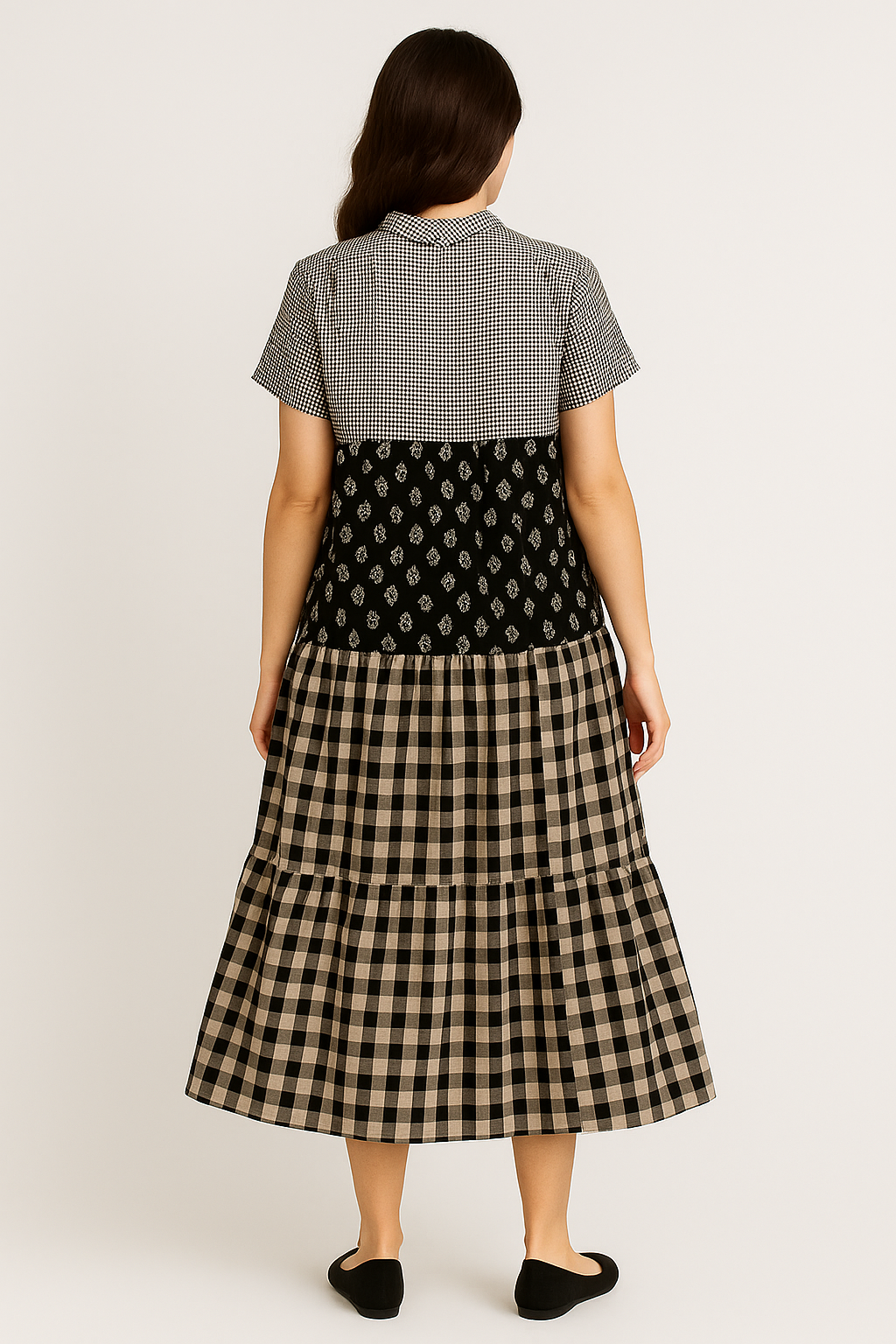 Vestido Marikita  Midi Botões no Decote e  Manga Curta